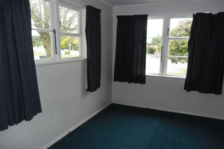 Photo of property in 34 Molesworth Street, Taita, Lower Hutt, 5011