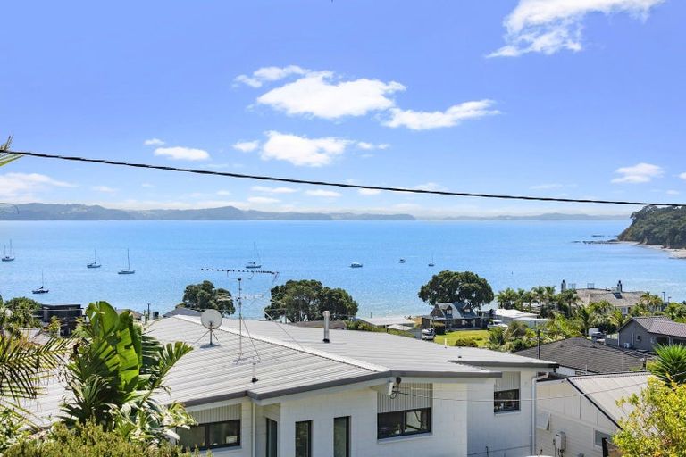 Photo of property in 1042 Whangaparaoa Road, Tindalls Beach, Whangaparaoa, 0930
