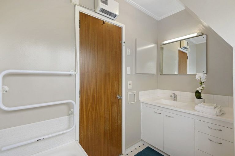 Photo of property in 12 Guinness Crescent, Ilam, Christchurch, 8041