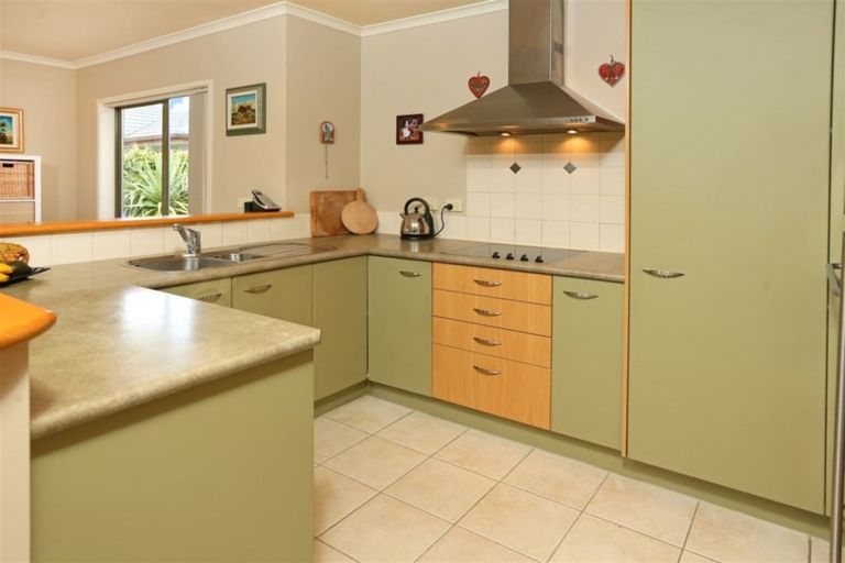 Photo of property in 5 Lantern Court, Henderson, Auckland, 0612