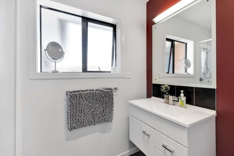 Photo of property in 5b Estate Grove, Inglewood, 4330