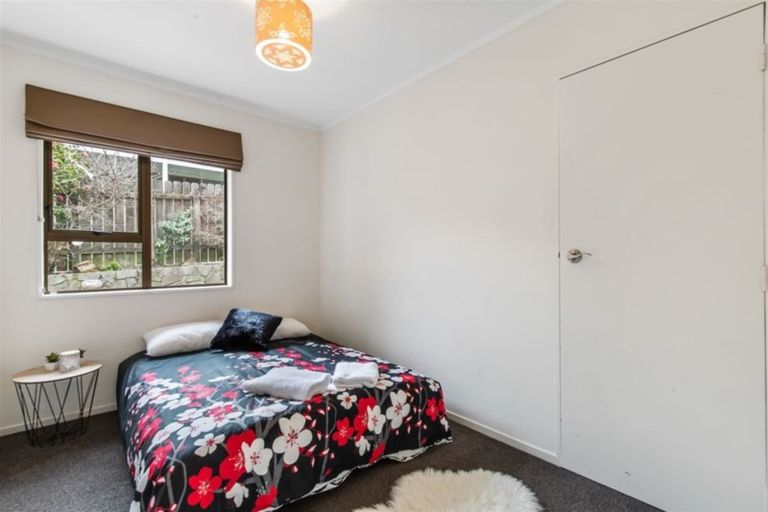 Photo of property in 112 Mark Avenue, Grenada Village, Wellington, 6037