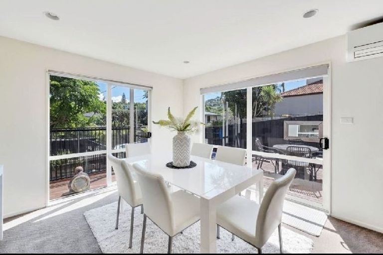 Photo of property in 2/41 Selwyn Crescent, Forrest Hill, Auckland, 0620