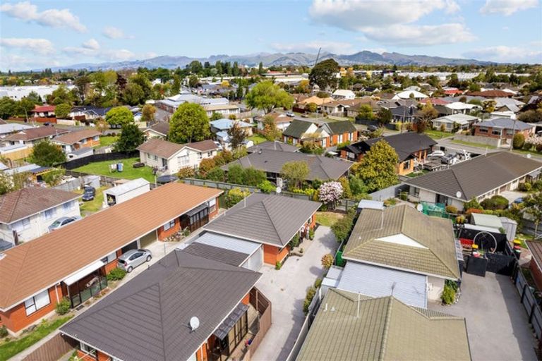 Photo of property in 2/151 Northcote Road, Northcote, Christchurch, 8052