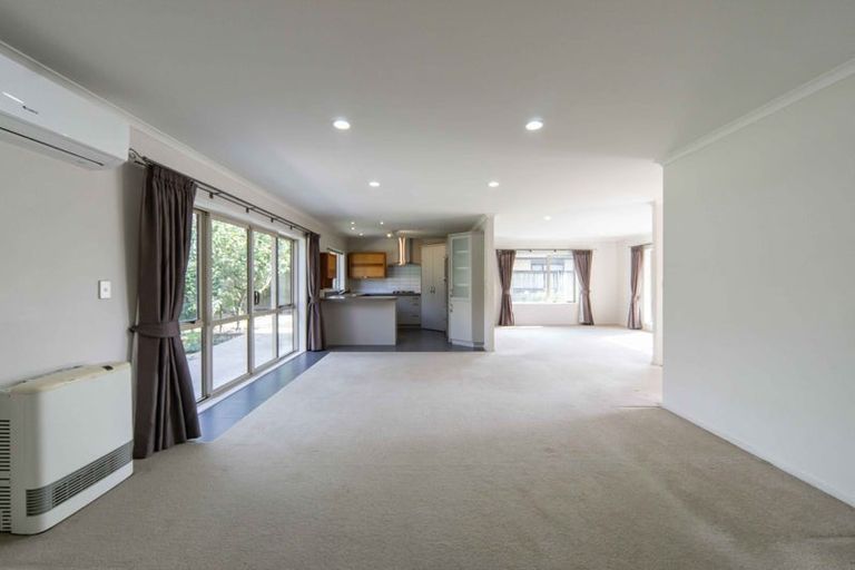 Photo of property in 27 Whitney Place, Rototuna North, Hamilton, 3210