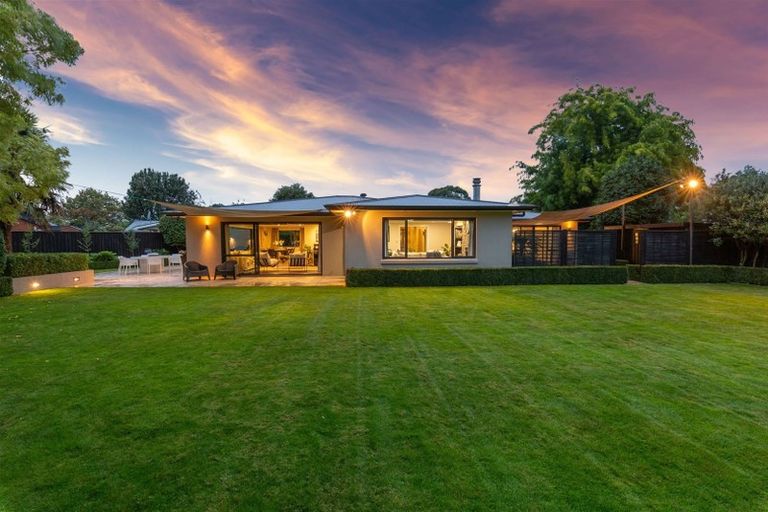 Photo of property in 11 Ashcroft Place, Burnside, Christchurch, 8053