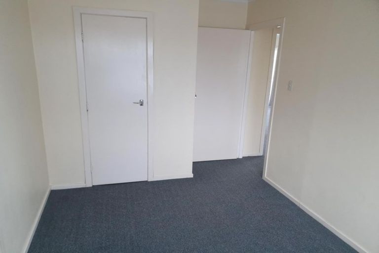 Photo of property in 39a Simons Street, Moturoa, New Plymouth, 4310