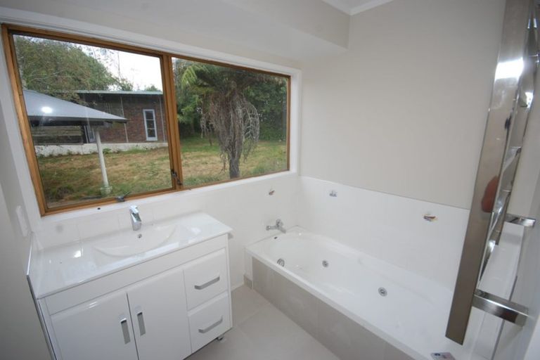 Photo of property in 200 Redoubt Road, Flat Bush, Auckland, 2019