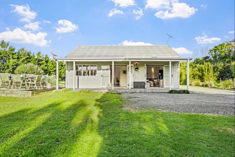 Photo of property in 242b Omaha Flats Road, Tawharanui Peninsula, 0986