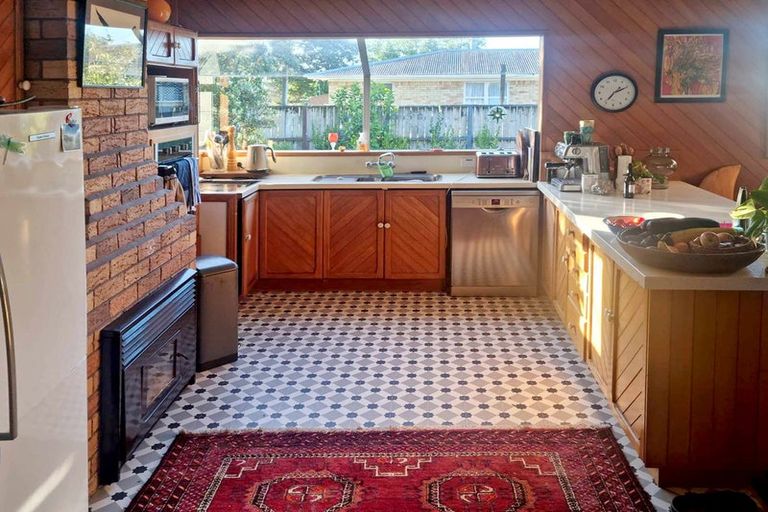 Photo of property in 25 Pyle Road West, One Tree Point, 0118