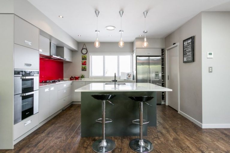 Photo of property in 18 Oak Place, Poraiti, Napier, 4112