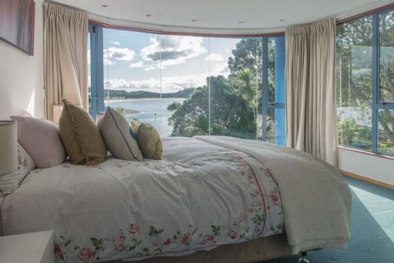 Photo of property in 16 Bush Point Road, Cable Bay, 0420