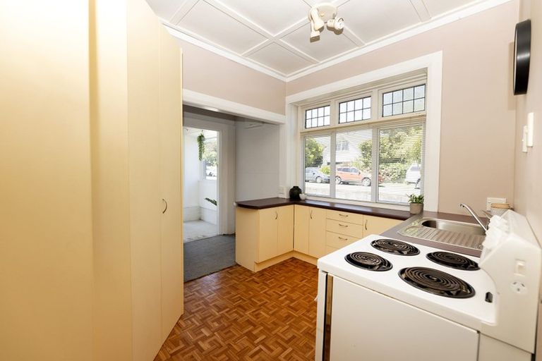 Photo of property in 75 Pendarves Street, New Plymouth, 4310