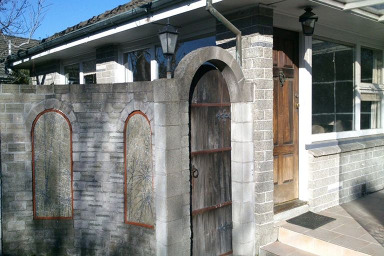 Photo of property in 2/4 Wadeley Road, Ilam, Christchurch, 8041