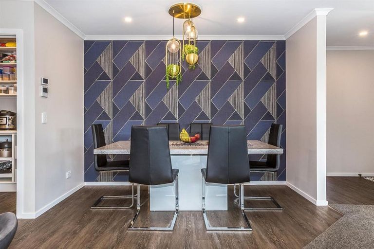 Photo of property in 14 Kaiaho Close, Aotea, Porirua, 5024