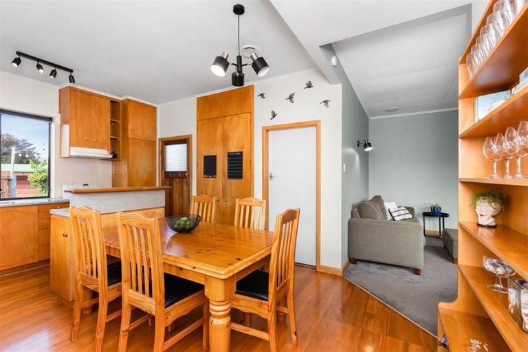 Photo of property in 207 Caroline Place, Mayfair, Hastings, 4122