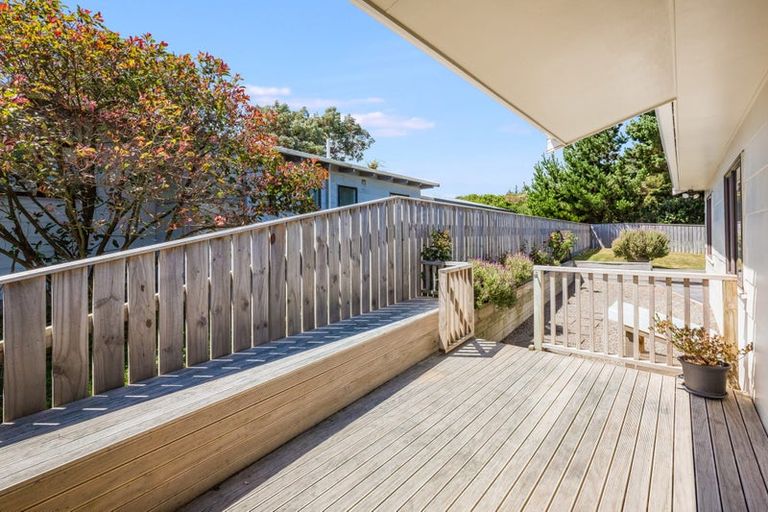 Photo of property in 15 Staysail Place, Whitby, Porirua, 5024