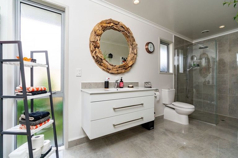 Photo of property in 14 Riverglen Road, Waipu, 0510