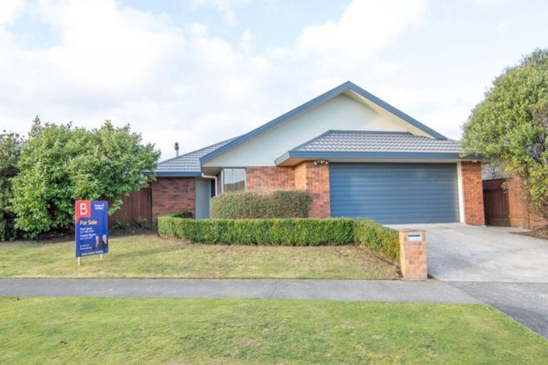 Photo of property in 8 Sorrento Place, Kelvin Grove, Palmerston North, 4414