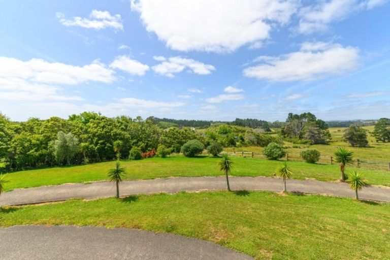 Photo of property in 260 State Highway 16, Kumeu, 0892