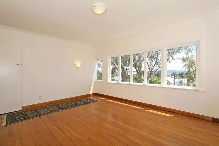 Photo of property in 12 Mahoe Street, Eastbourne, Lower Hutt, 5013