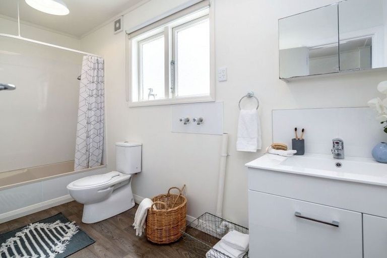 Photo of property in 436 High Street South, Carterton, 5713