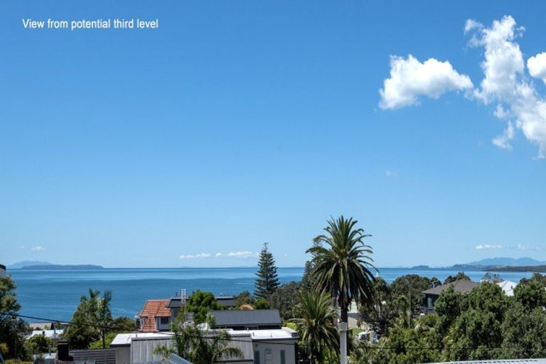 Photo of property in 6a Hauraki Road, Hauraki, Auckland, 0622