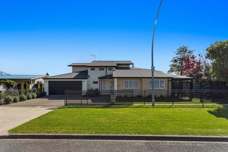 Photo of property in 28 Barry Avenue, Whakatane, 3120