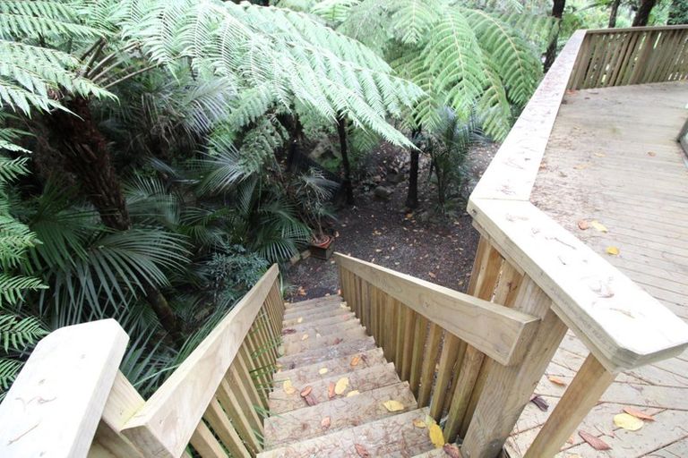 Photo of property in 539 South Titirangi Road, Titirangi, Auckland, 0604