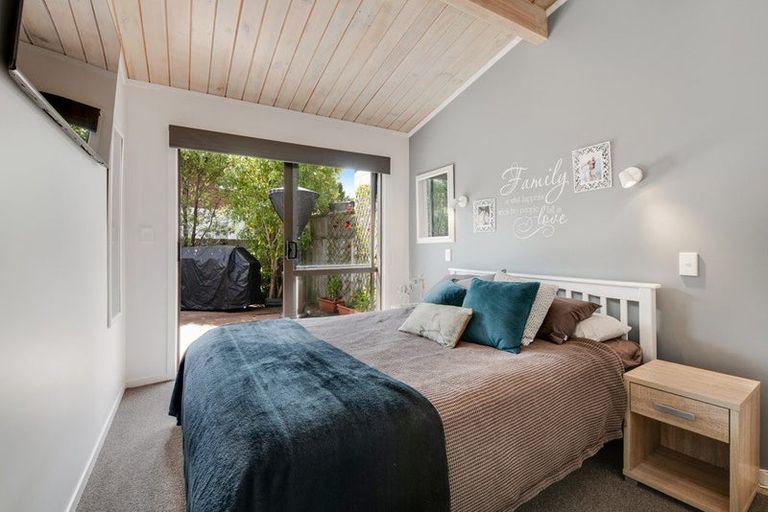 Photo of property in 24a Fairway Avenue, Red Beach, 0932