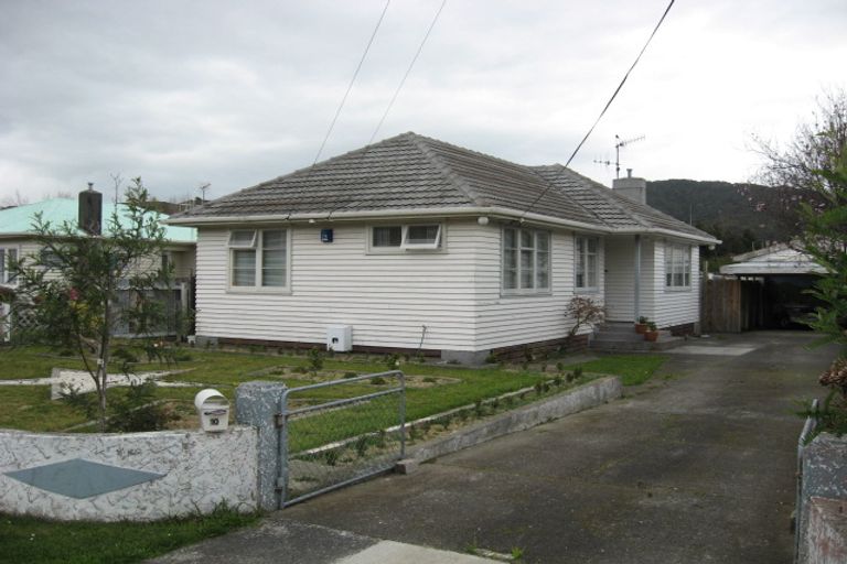 Photo of property in 10 Heath Street, Wainuiomata, Lower Hutt, 5014