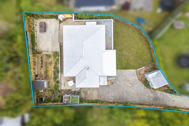Photo of property in 10 St James Avenue, Helensville, 0800