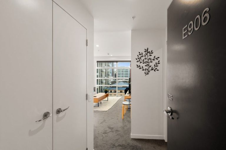 Photo of property in Pinnacle Apartments, E906/160 Victoria Street, Te Aro, Wellington, 6011