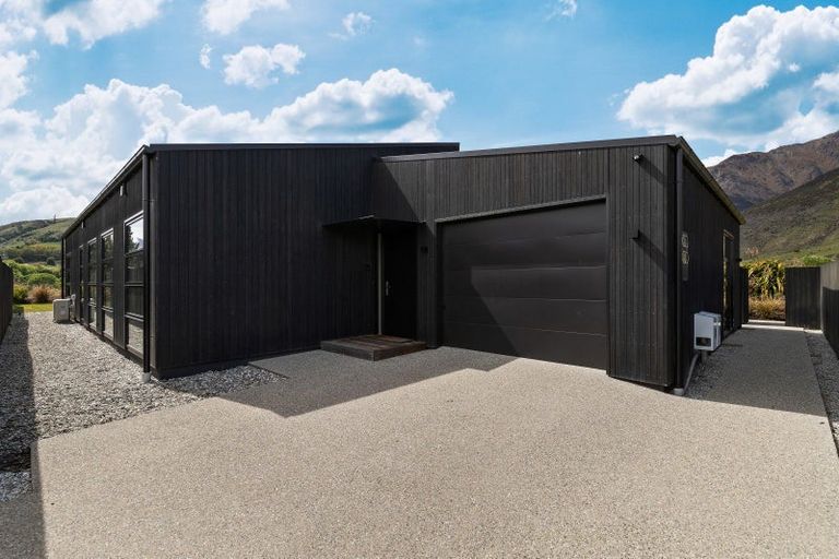 Photo of property in 23 Alps View Place, Lake Hayes, Queenstown, 9304