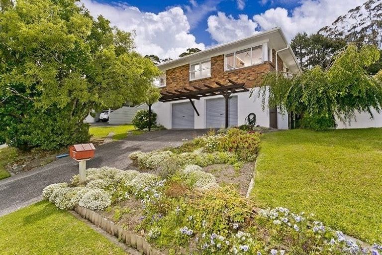 Photo of property in 54 Ravenwood Drive, Forrest Hill, Auckland, 0620