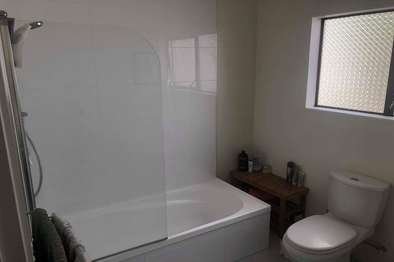 Photo of property in 2/14 Charles Street, Hauraki, Auckland, 0622