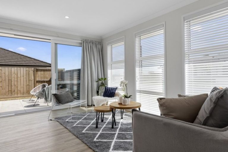 Photo of property in 77 Bert Wall Drive, Omokoroa, 3114