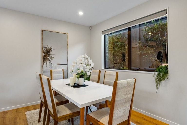 Photo of property in 112b Hutchinson Avenue, New Lynn, Auckland, 0600