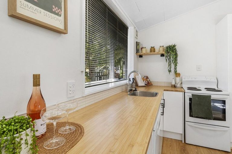 Photo of property in 21a Omapere Street, Whitby, Porirua, 5024