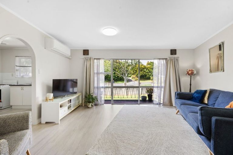 Photo of property in 2/1 Ribblesdale Road, Henderson, Auckland, 0612