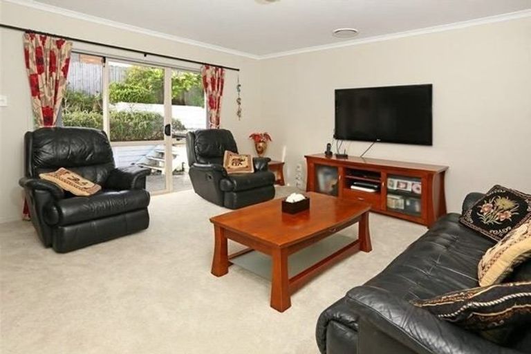 Photo of property in 4 Bibury Avenue, Henderson, Auckland, 0612