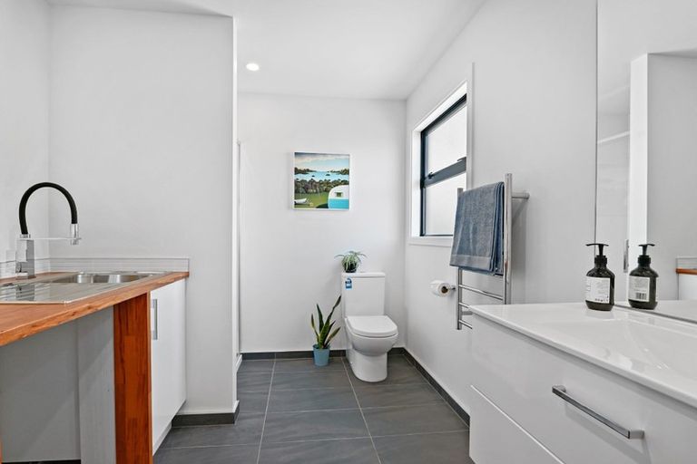 Photo of property in 2/71b Main Road, Redcliffs, Christchurch, 8081