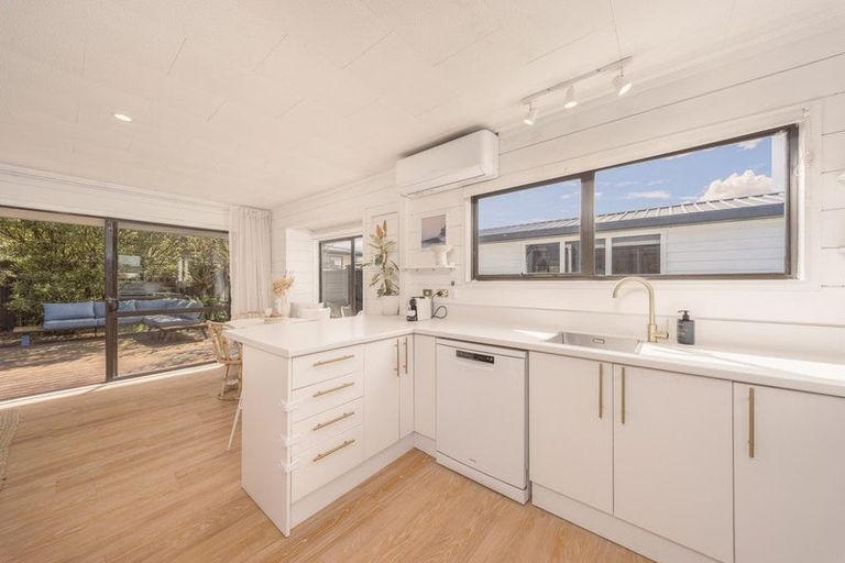 Photo of property in 1/142 Pine Avenue, South New Brighton, Christchurch, 8062