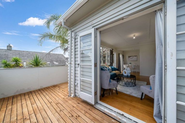 Photo of property in 17 Blacklock Avenue, Henderson, Auckland, 0612