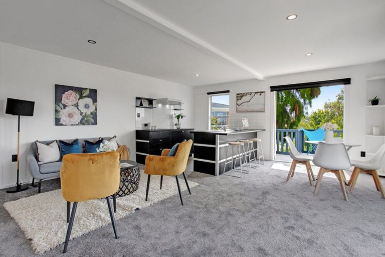 Photo of property in 52 Bay Street, Red Beach, 0932