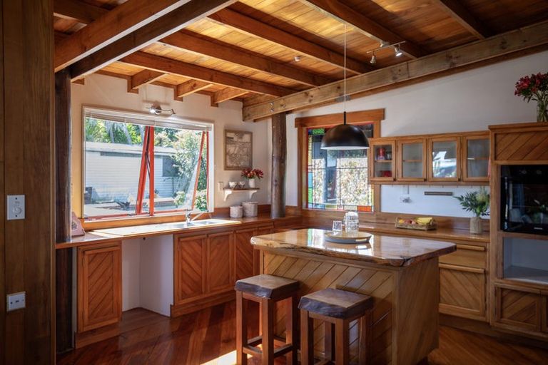 Photo of property in 1 Bay View Road, Raglan, 3225