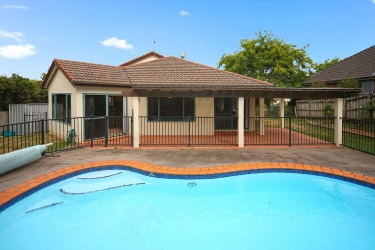 Photo of property in 10 Oakmont Place, Rototuna, Hamilton, 3210