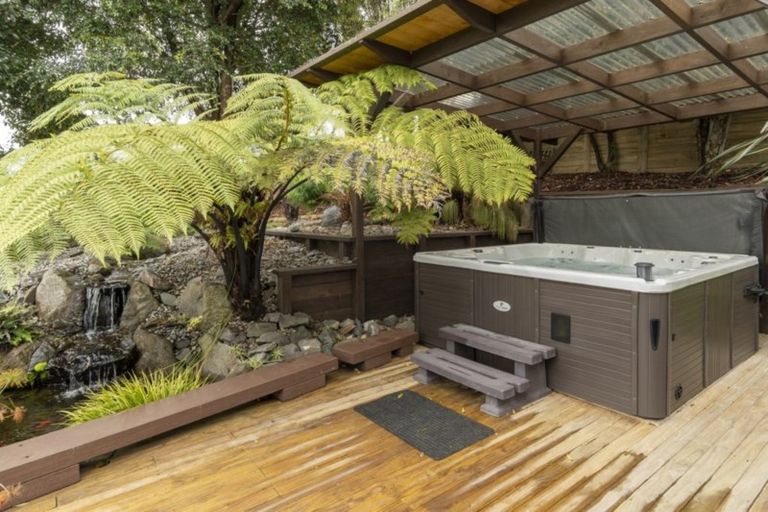 Photo of property in 9 Tupare Heights, Pyes Pa, Tauranga, 3112