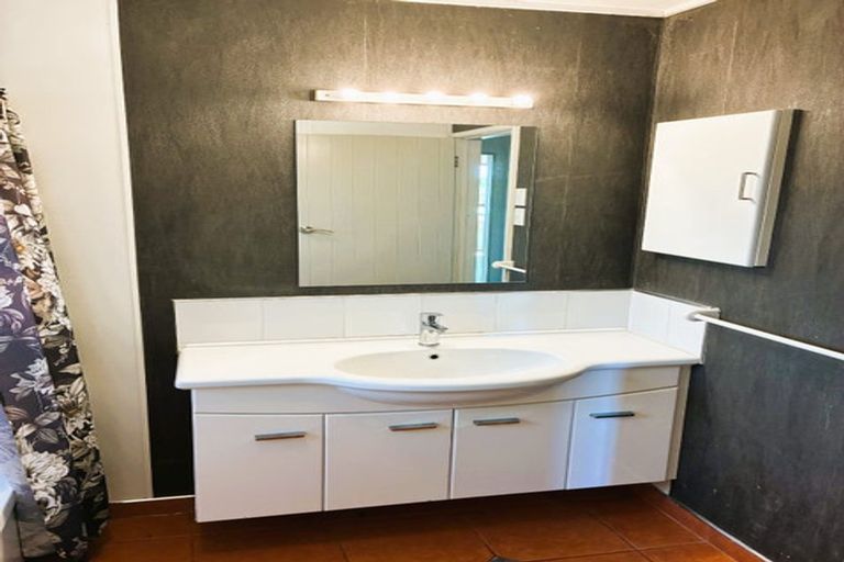 Photo of property in 2 Kamahi Street, Kaka Point, Balclutha, 9271