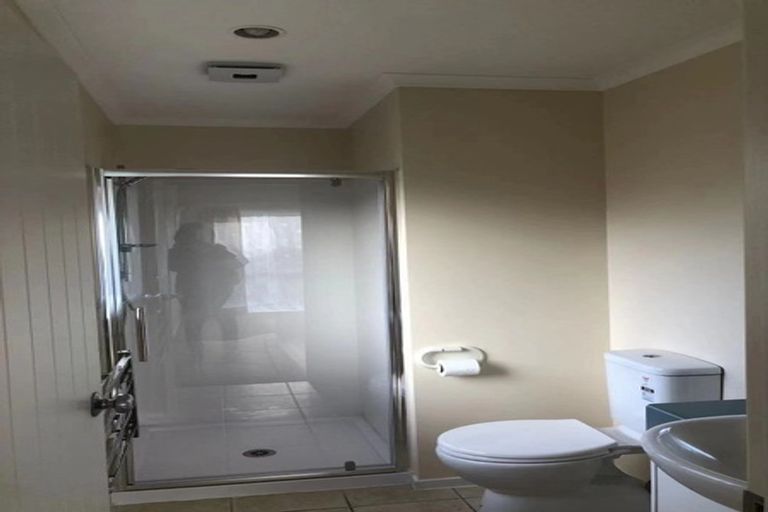 Photo of property in 16 Aviara Court, Northpark, Auckland, 2013